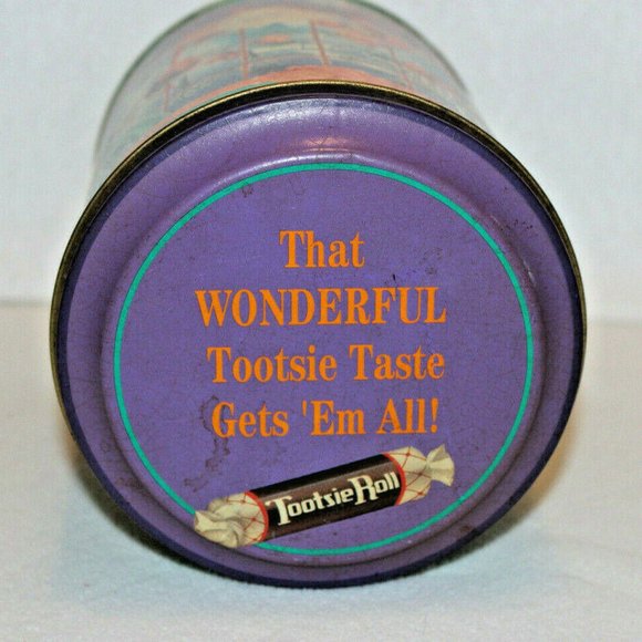 VTG 1994 COLLECTIBLE TOOTSIE ROLL CHRISTMAS TIN CAN 6-5/8” TALL ENGLAND CONTAINE - Picture 4 of 6